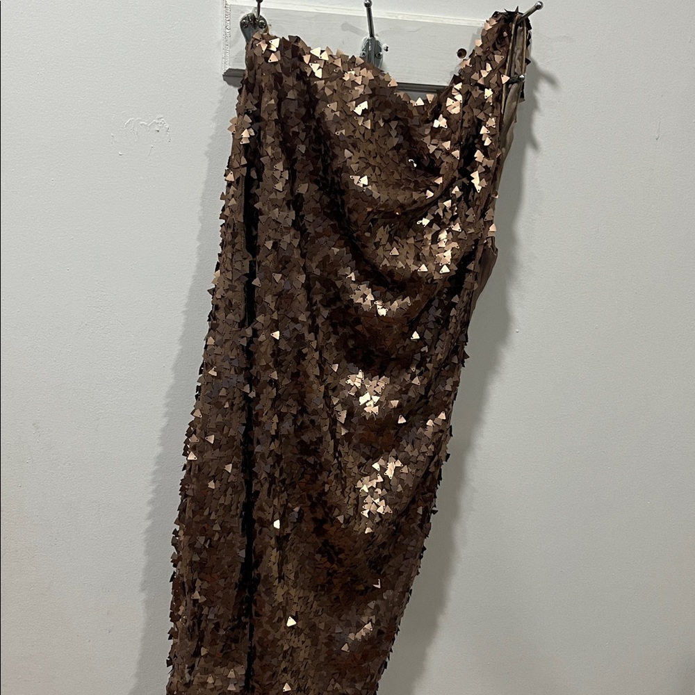 Alexia Admor Gold and Brown Sequin Detail Off the Shoulder